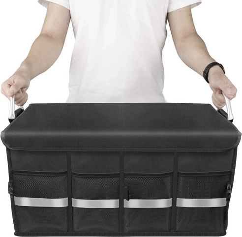 Easy carrying thanks to metal handles