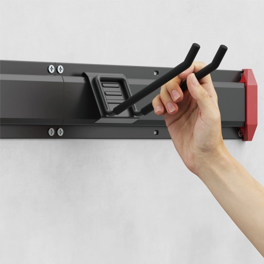 Foldable hooks for quick and convenient hanging