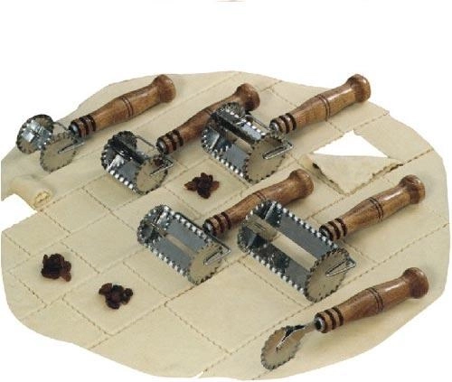 Kolesce za testo kvadratno 6 × 6 cm, nerjaveče jeklo z lesenim ročajem