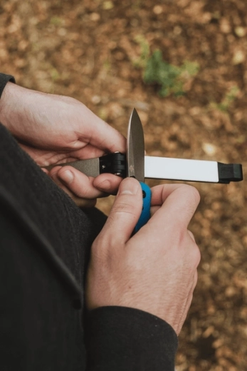 Vgrajena vodila za kote 20° in 25°