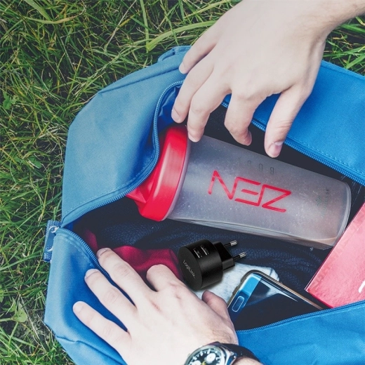 Kompaktna in trpežna zasnova za na pot