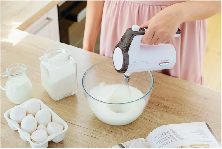 Three speeds for precise whipping