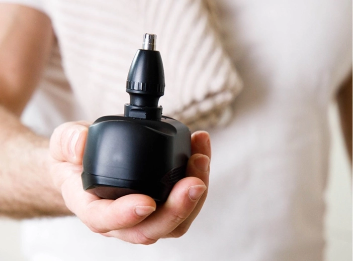 Celovita nega z prirezovalnikom dlačic v nosu