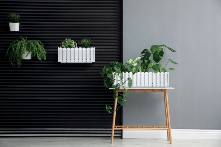 Varno pritrjevanje na ograjo