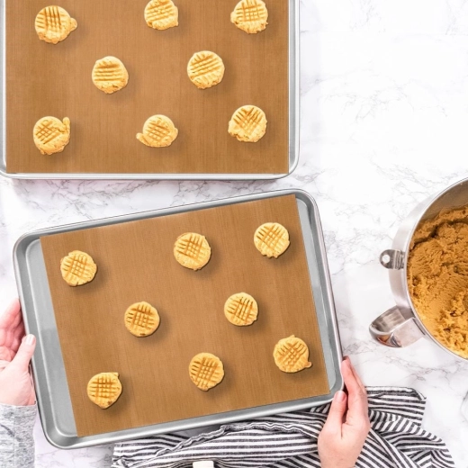 Neprijemljiva površina za popolno peko