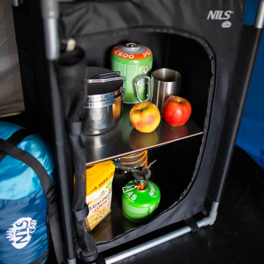 Prezračevan sprednji panel in 2 polici