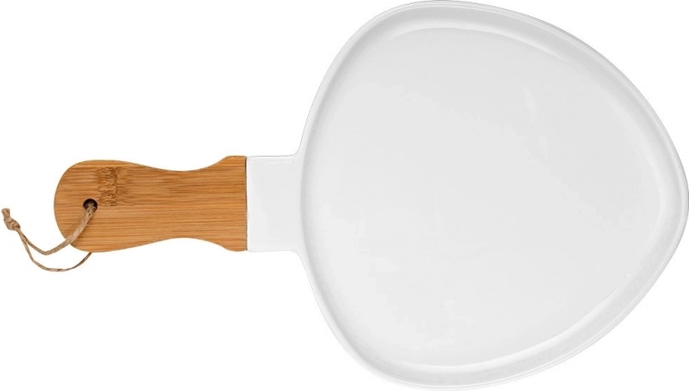 Odporen porcelan v elegantni beli