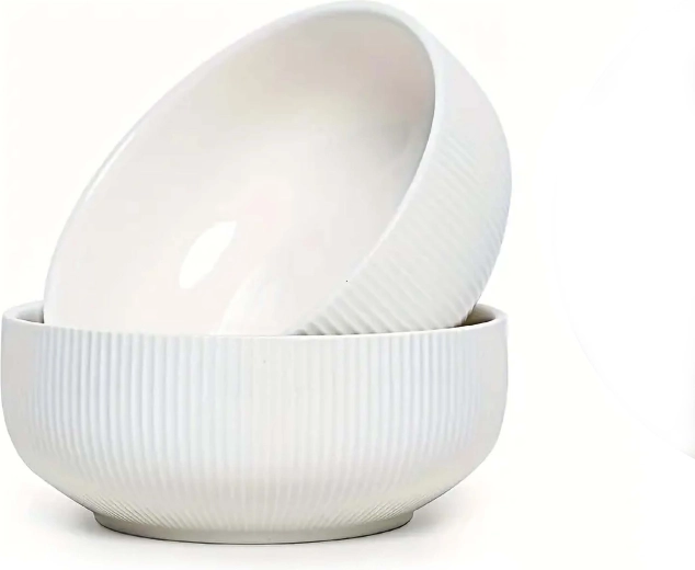 Skodelica 530 ml iz rebraste keramike, kremno bela