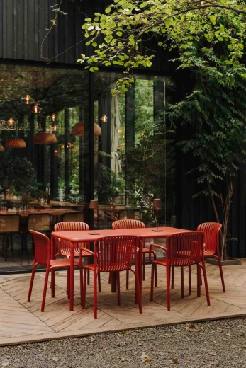 Lahka in zložljiva (stapljiva) konstrukcija