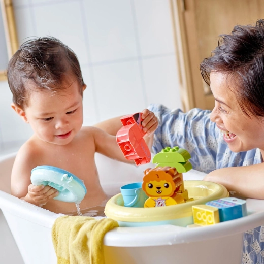 Bath-time fun with animals