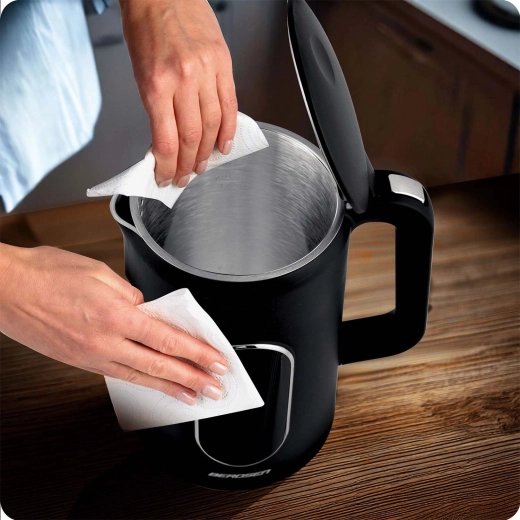 Varna dvoslojna zasnova CoolTouch in enostavno čiščenje