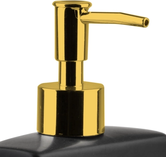 Stilska zlata pumpica