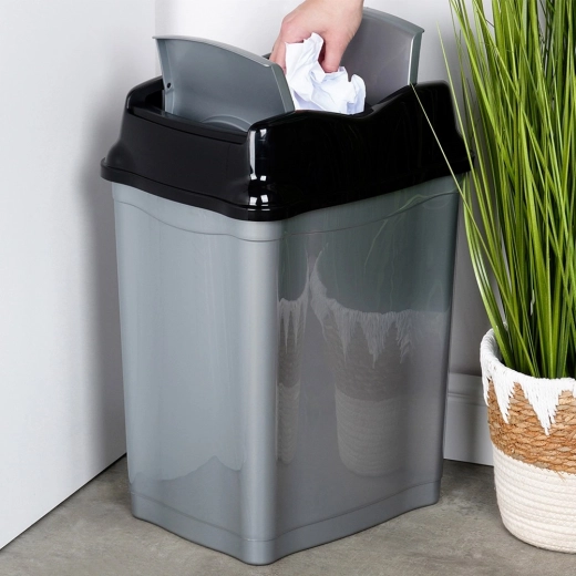 Preklopni pokrov za čistejšo in udobnejšo uporabo