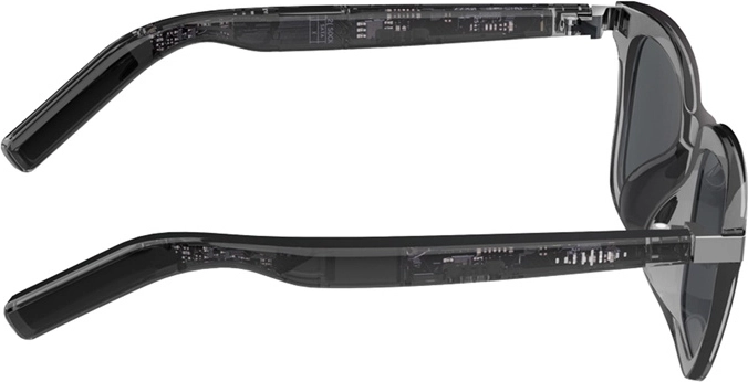 Prostorski zvok in pametno telefoniranje brez šuma