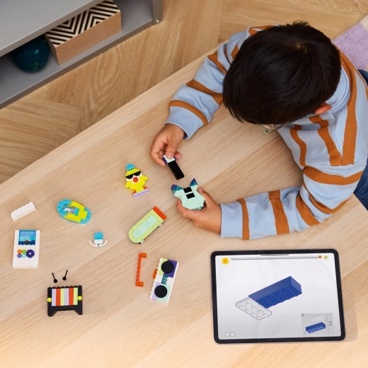 Building with digital instructions
