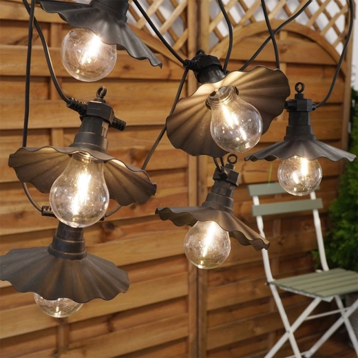 Topla LED svetloba za prijetno vzdušje