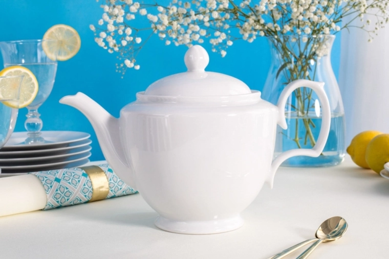 Bleščeče bel porcelan z elegantnim sijajem