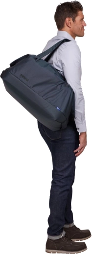 Comfortable to carry by hand or over the shoulder