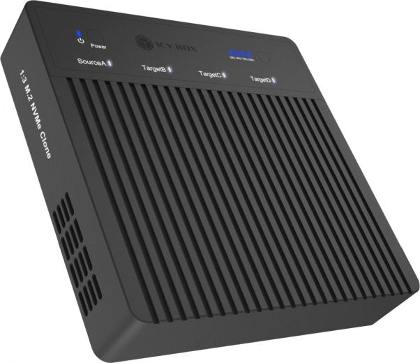 USB4 4-režni podaljševalnik za NVMe M.2 SSD z 1:3 kloniranjem