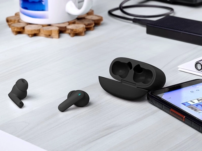 Stabilen Bluetooth 5.3 in dolga avtonomija