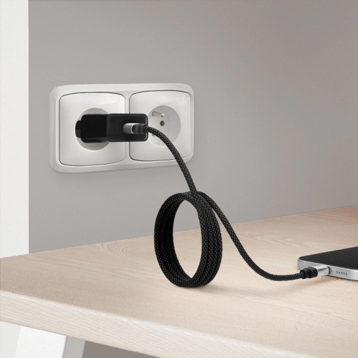 Charging power of up to 60 W