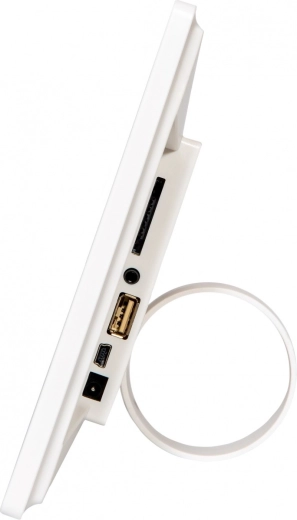 Široke možnosti povezovanja in predvajanja