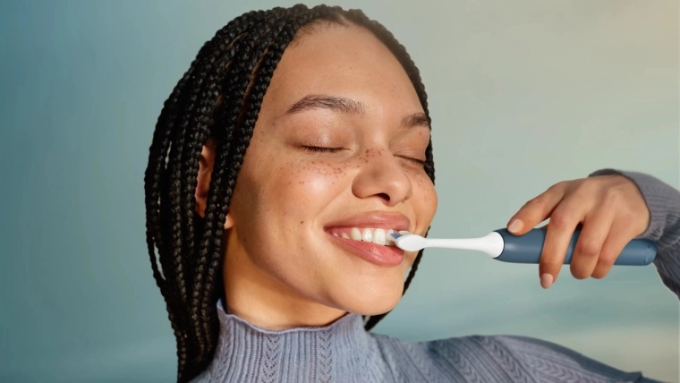 Ergonomski ročaj in nežna skrb za dlesni