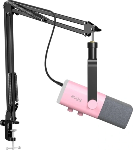 Povezava USB in XLR ter izrazit dizajn