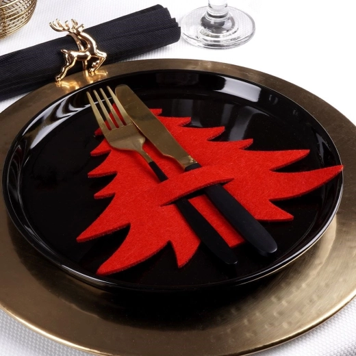 Vpadljiv rdeč filc za popolno božično vzdušje