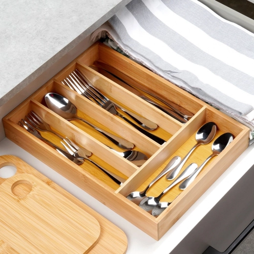 Prilega se običajnim kuhinjskim predalom