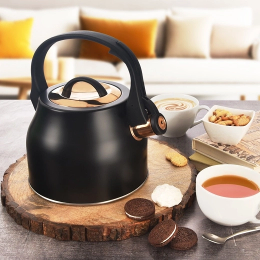 Eleganten črno-zlat dizajn za vsako kuhinjo