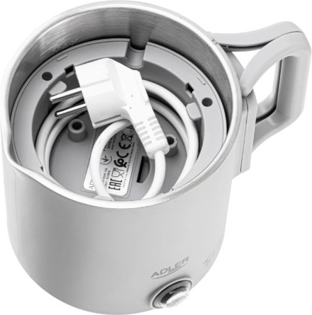 Zložljiv ročaj in podstavek shranjen v notranjosti