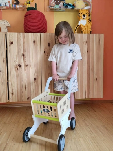 Playing at real shopping