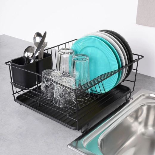 Vzdržljiva kovinska konstrukcija v industrijskem slogu