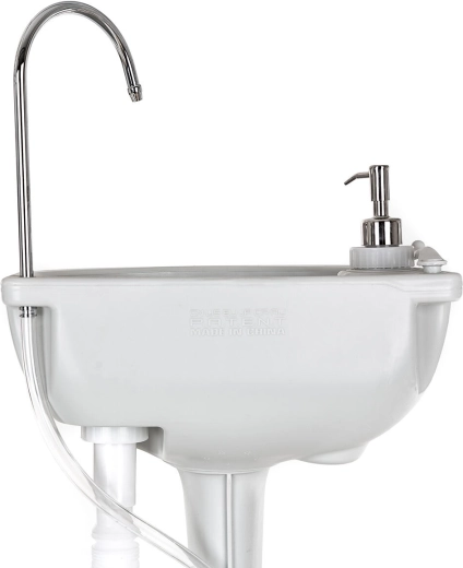 Vgrajen dozirnik mila in praktični dodatki