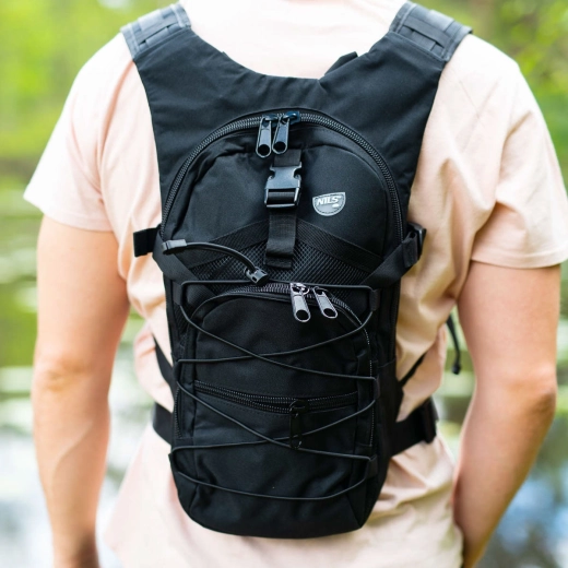 Priprava za hidracijskI meh in enostavno vodenje cevi