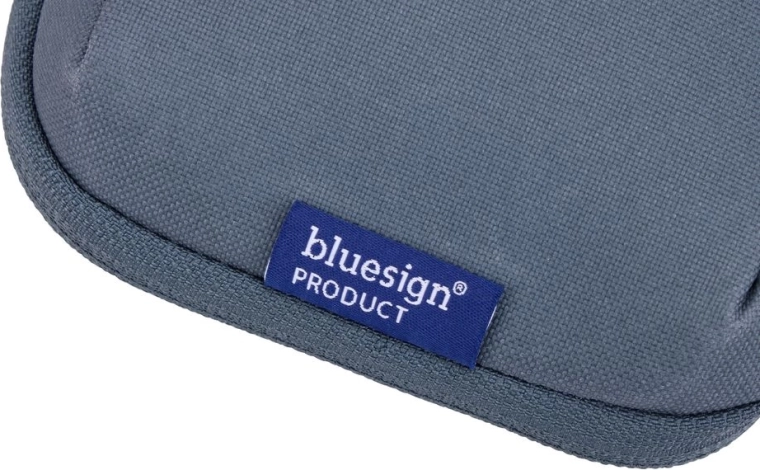 Durable, water-resistant PFC-free material