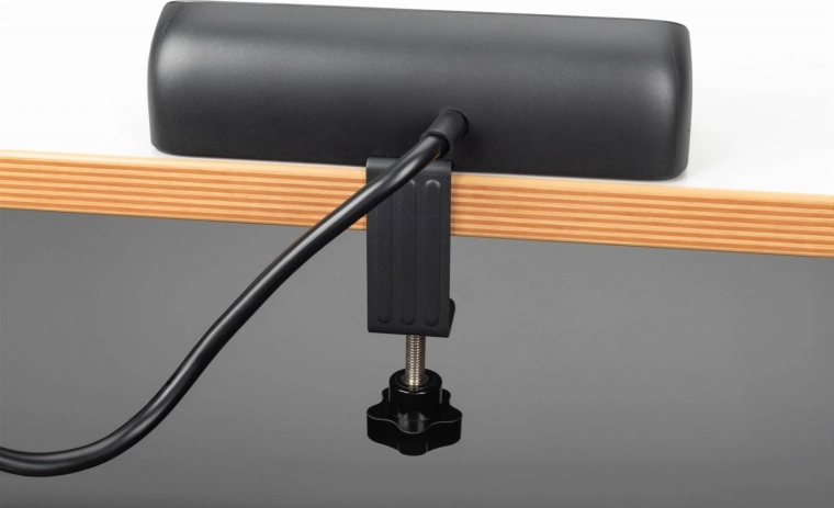 Enostavna montaža na mizno ploščo