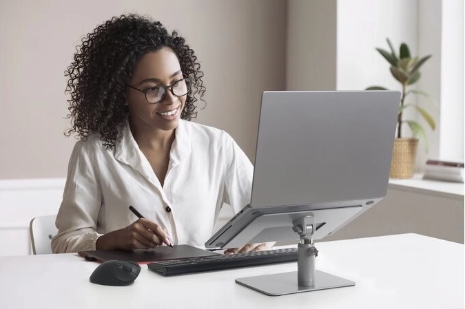 Ergonomska višina in naklon brez orodja