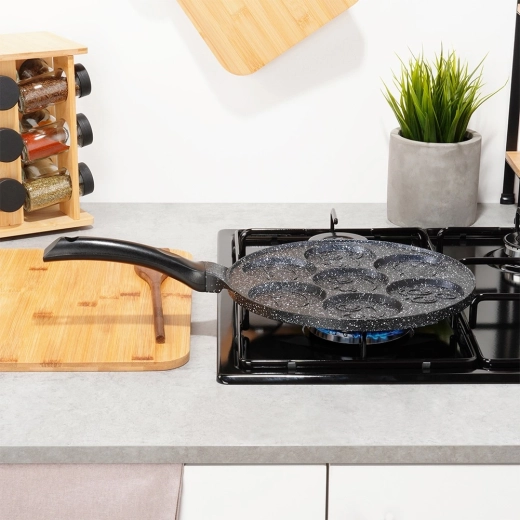 Enakomerno segrevanje in udoben ročaj