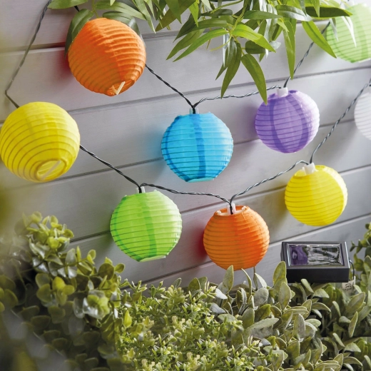 Barviti lampijoni z LED-svetlobo