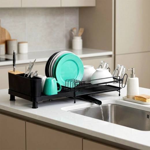 Pameten odvod vode z izlivo v korito