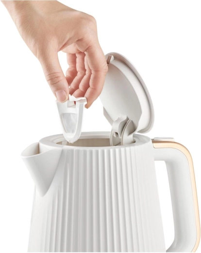 Easy filling and clean water