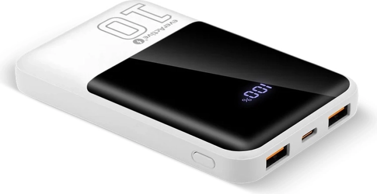 Trije priključki: USB‑C + 2× USB‑A