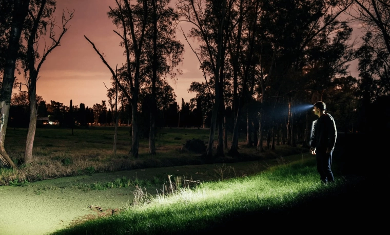 Močna zmogljivost in vsestranska svetloba