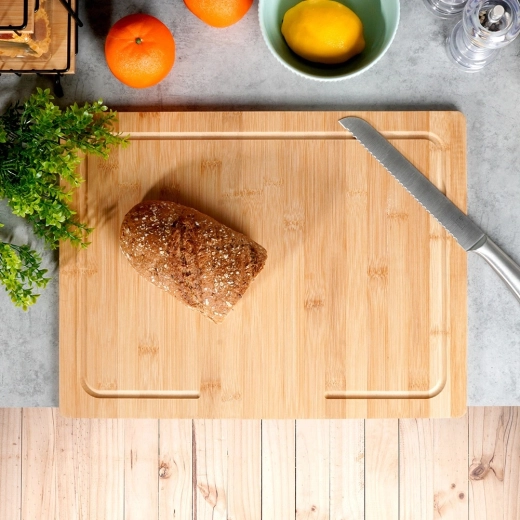 Velika in univerzalna delovna površina