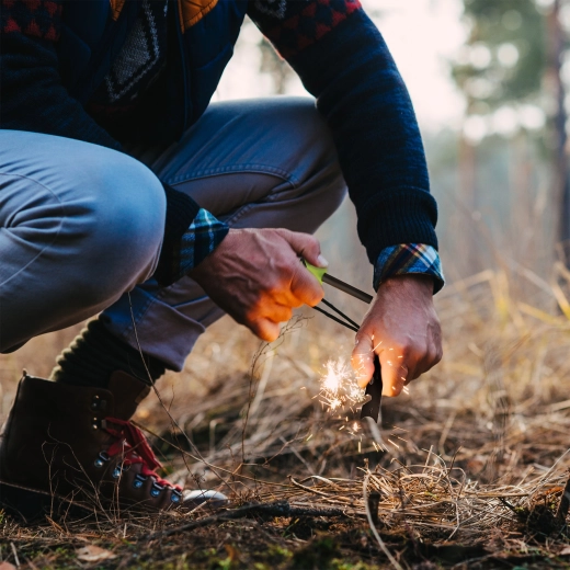 Močne iskre do 3.500 °C