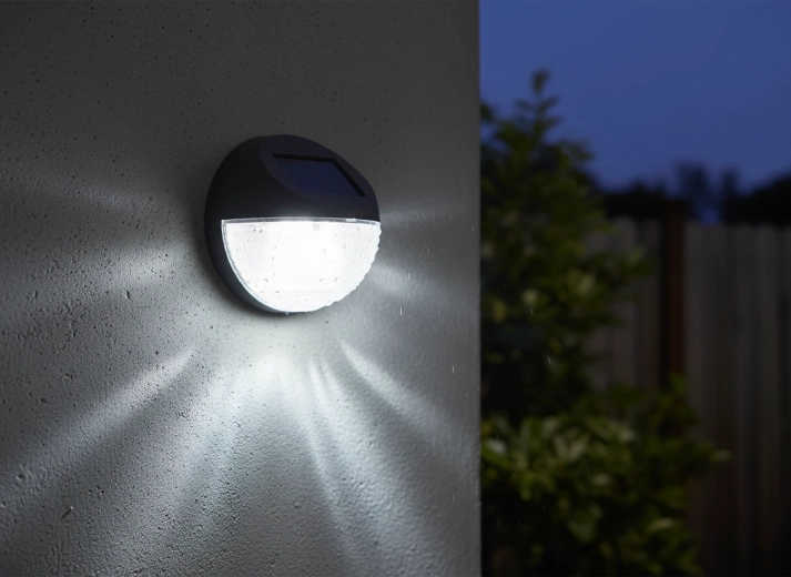 Odporno na vremenske vplive vse leto