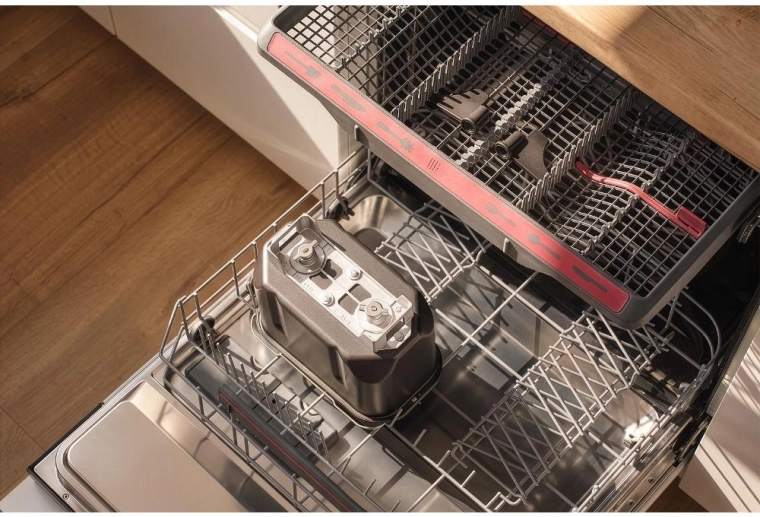 Easy maintenance and practical accessories