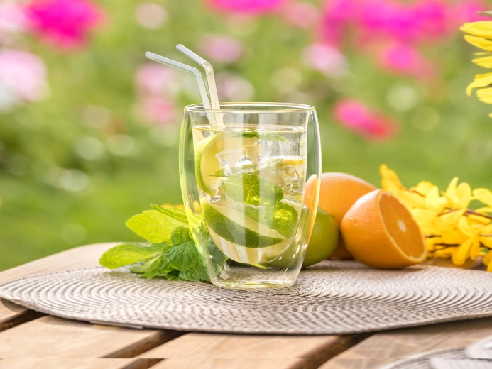 Idealno za ledene napitke brez rosenja